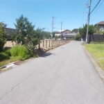 本物件への進入路。普通車交互通行可。(周辺) 本物件への進入路。普通車交互通行可。(周辺)